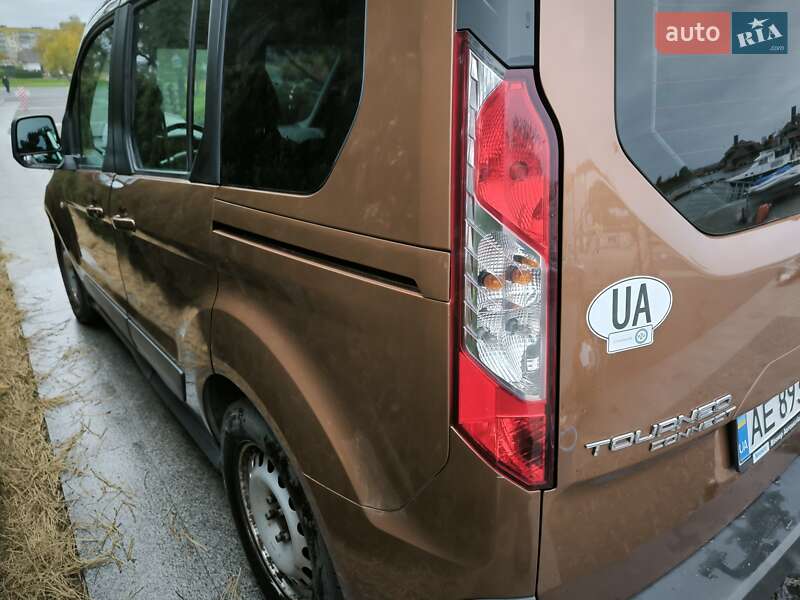 Мінівен Ford Tourneo Connect 2013 в Дніпрі