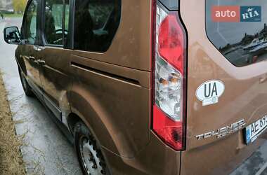Минивэн Ford Tourneo Connect 2013 в 