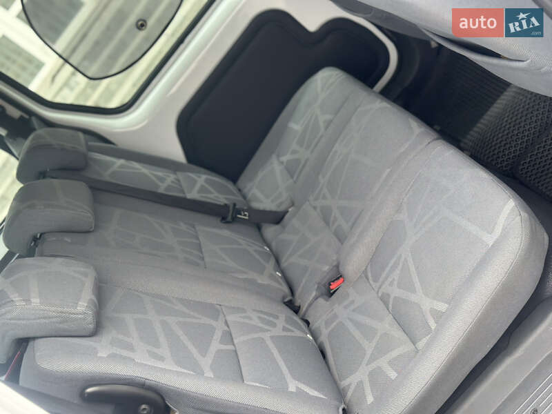 Мінівен Ford Tourneo Connect 2010 в Житомирі