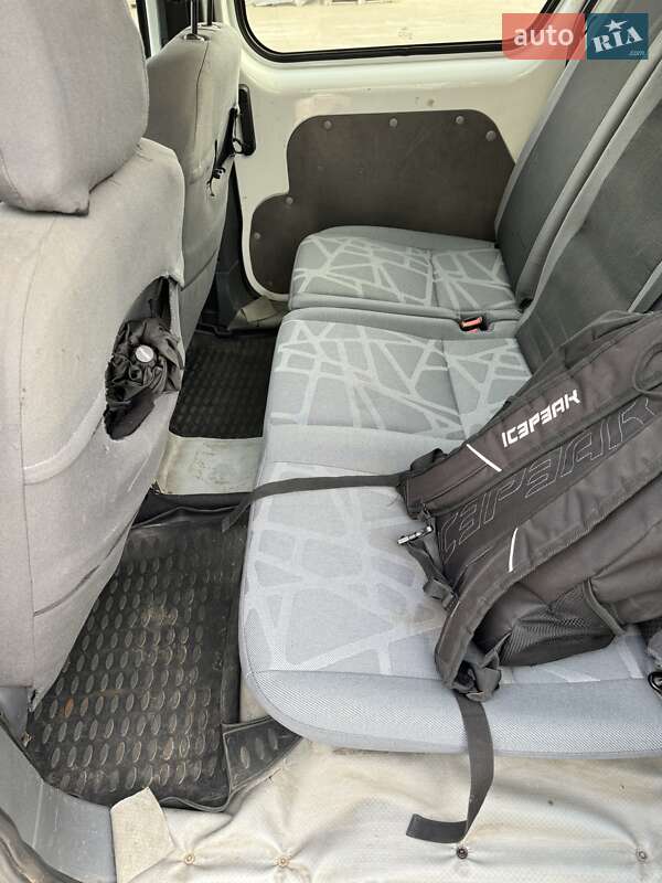 Минивэн Ford Tourneo Connect 2012 в Николаеве фото 5 Минивэн Ford Tourneo Connect 2012 в Николаеве