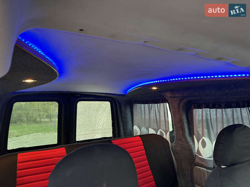 Мінівен Ford Tourneo Connect 2003 в Чернівцях