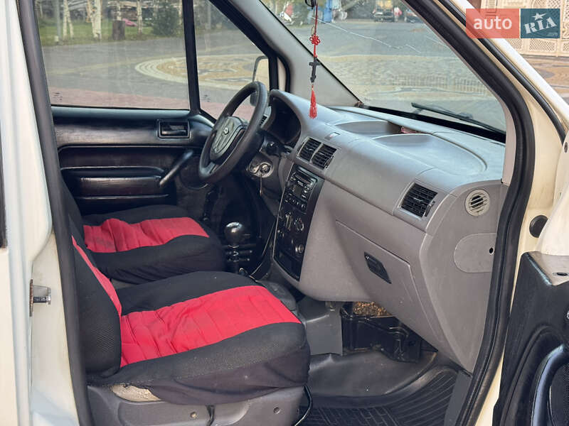 Мінівен Ford Tourneo Connect 2003 в Чернівцях