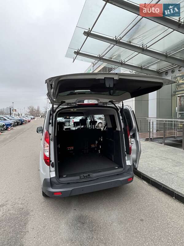 Минивэн Ford Tourneo Connect 2016 в Киеве фото 15 Минивэн Ford Tourneo Connect 2016 в Киеве