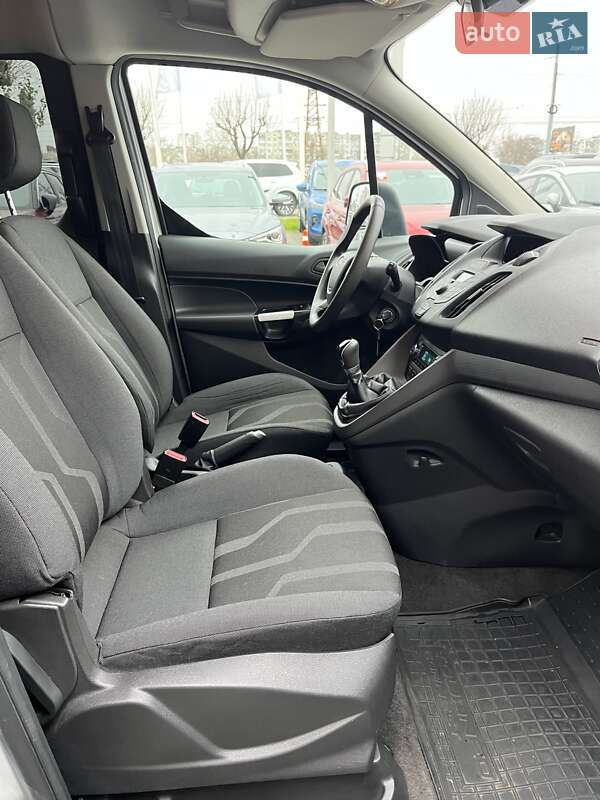 Минивэн Ford Tourneo Connect 2016 в Киеве фото 21 Минивэн Ford Tourneo Connect 2016 в Киеве