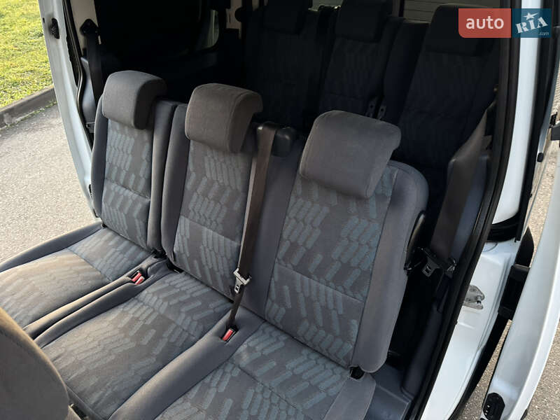 Минивэн Ford Tourneo Connect 2009 в Виноградове фото 17 Минивэн Ford Tourneo Connect 2009 в Виноградове