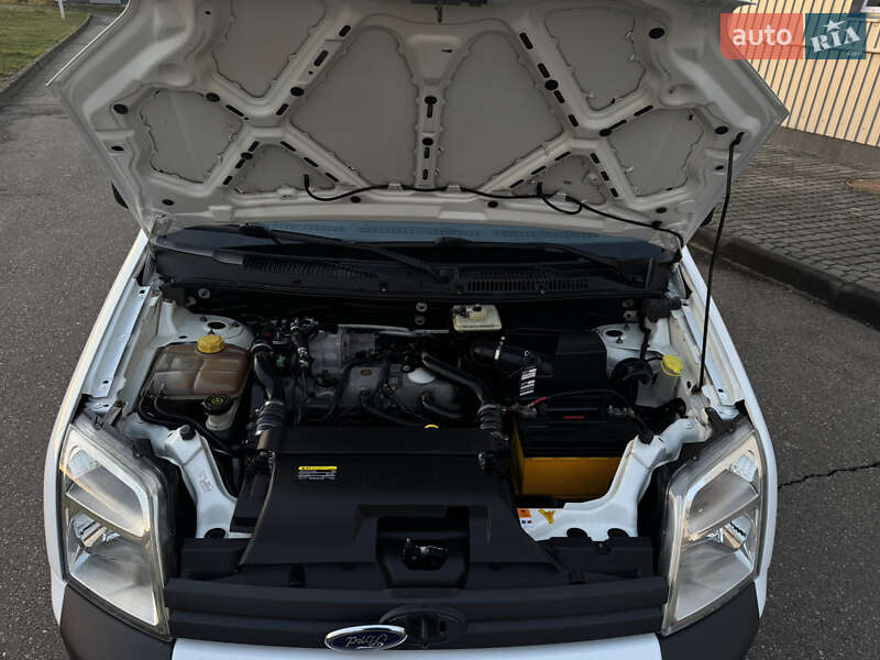Минивэн Ford Tourneo Connect 2009 в Виноградове фото 29 Минивэн Ford Tourneo Connect 2009 в Виноградове
