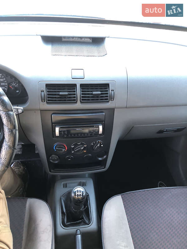 Минивэн Ford Tourneo Connect 2004 в Виннице