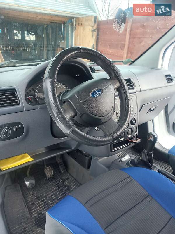 Минивэн Ford Tourneo Connect 2008 в Городнице