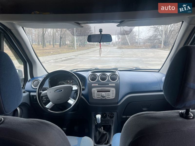 Минивэн Ford Tourneo Connect 2012 в Синельниково