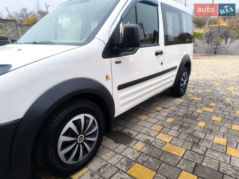 Минивэн Ford Tourneo Connect 2006 в Черновцах