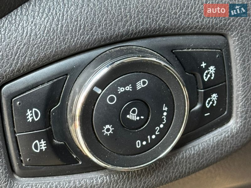 Минивэн Ford Tourneo Connect 2018 в Киеве