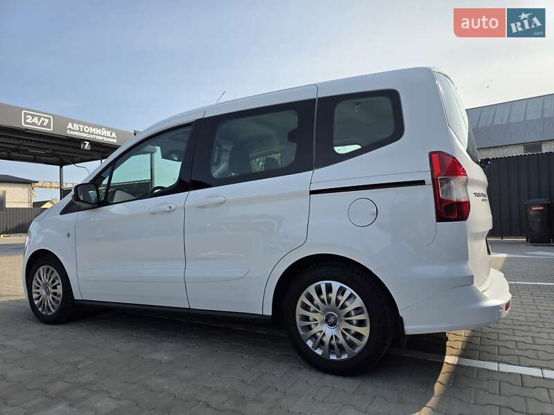 Мікровен Ford Tourneo Courier 2016 в Луцьку фото 10 Мікровен Ford Tourneo Courier 2016 в Луцьку