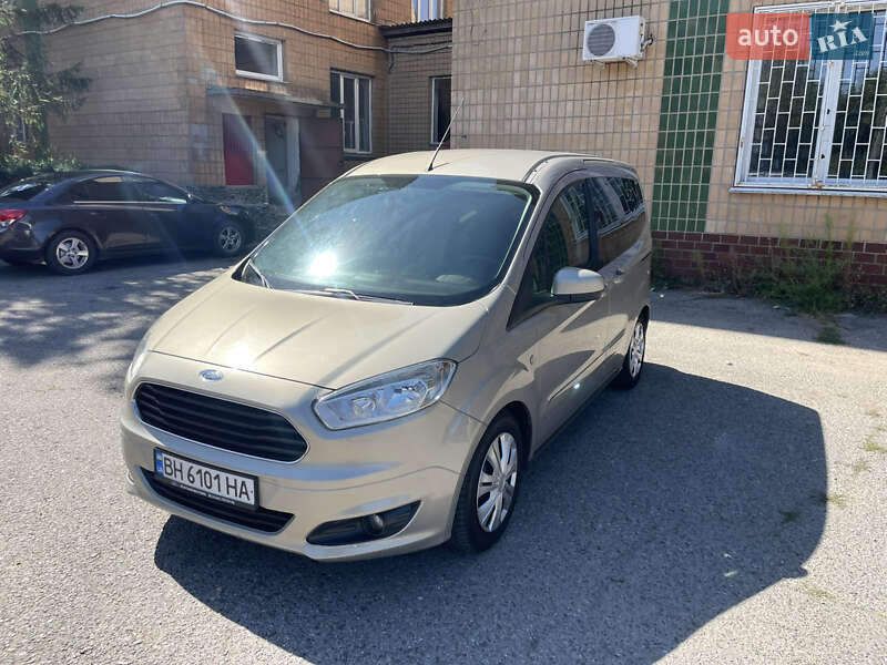 Ford Tourneo Courier 2015