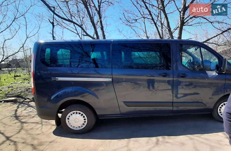 Мінівен Ford Tourneo Custom 2014 в Врадіївці