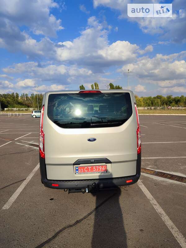 Мінівен Ford Tourneo Custom 2015 в Кривому Розі