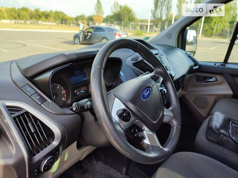 Мінівен Ford Tourneo Custom 2015 в Кривому Розі