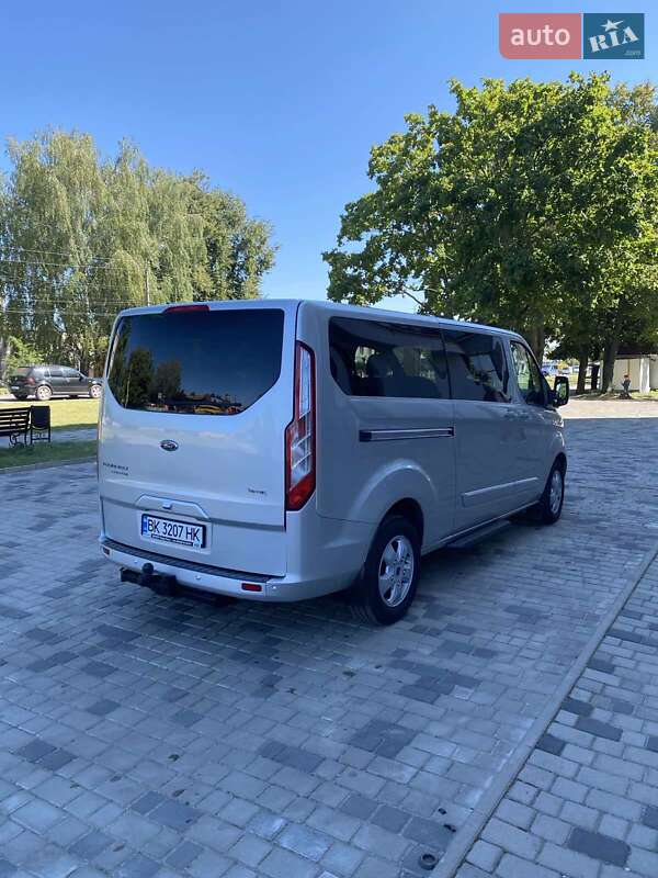Мінівен Ford Tourneo Custom 2017 в Березному