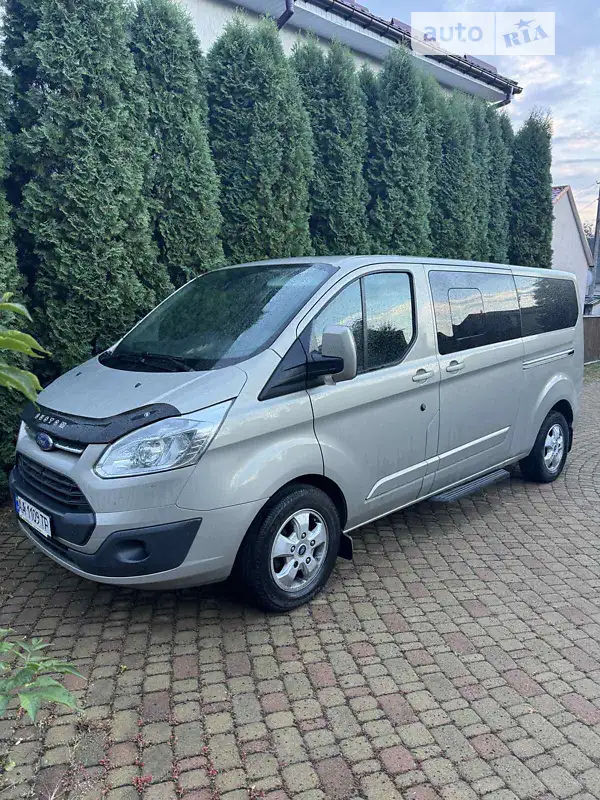 Минивэн Ford Tourneo Custom 2018 в 