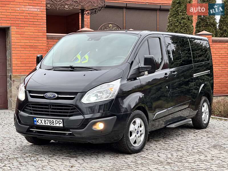 Минивэн Ford Tourneo Custom 2016 в 