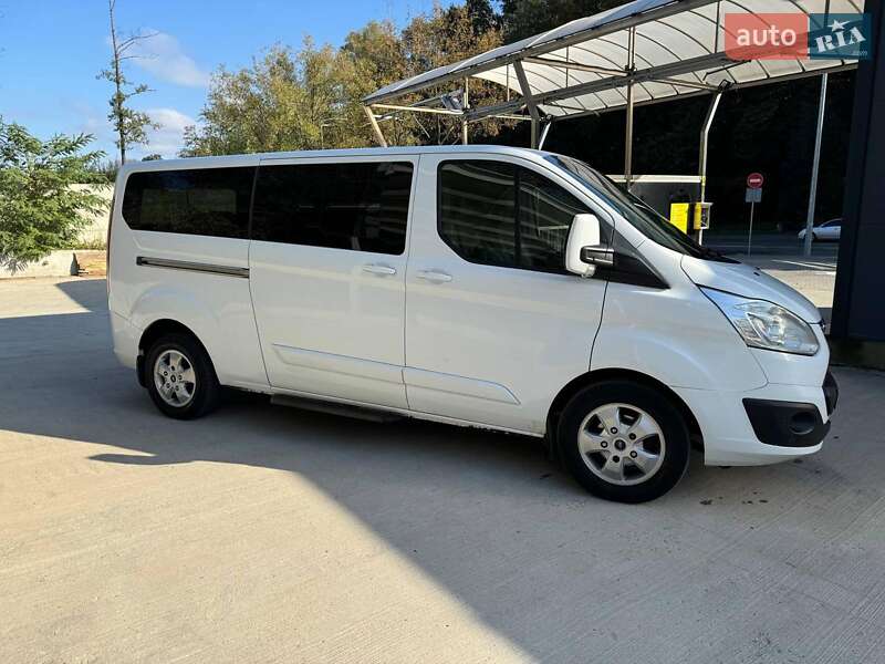 Минивэн Ford Tourneo Custom 2017 в Киеве