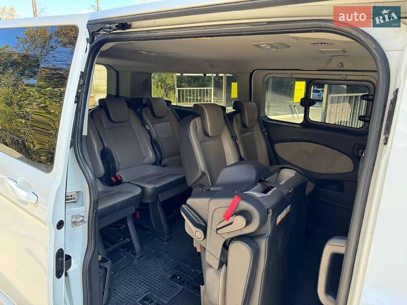 Минивэн Ford Tourneo Custom 2017 в Киеве