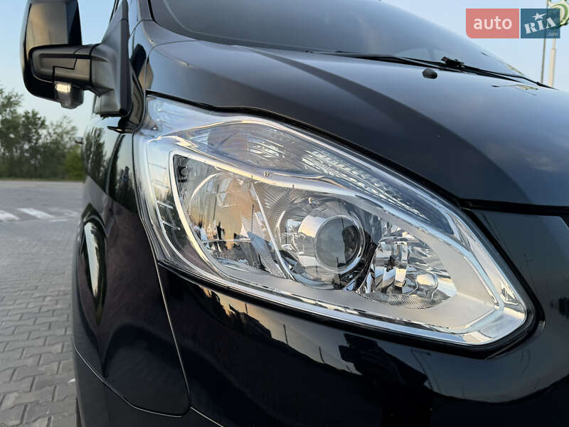 Мінівен Ford Tourneo Custom 2013 в Дніпрі