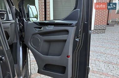 Мінівен Ford Tourneo Custom 2023 в 