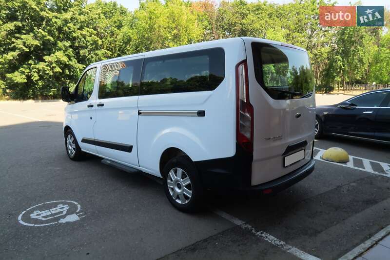 Минивэн Ford Tourneo Custom 2017 в Захарьевке