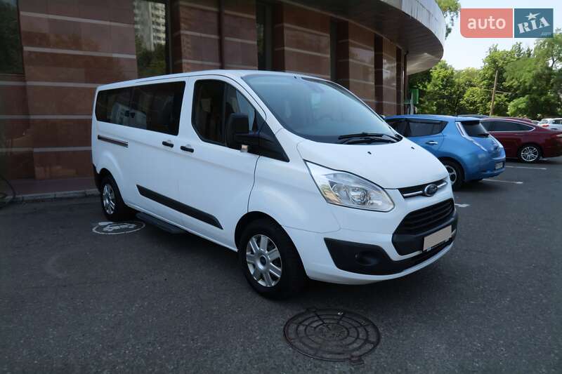 Мінівен Ford Tourneo Custom 2017 в 