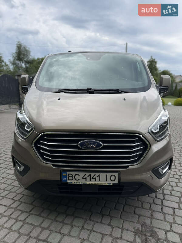 Ford Tourneo Custom 2019