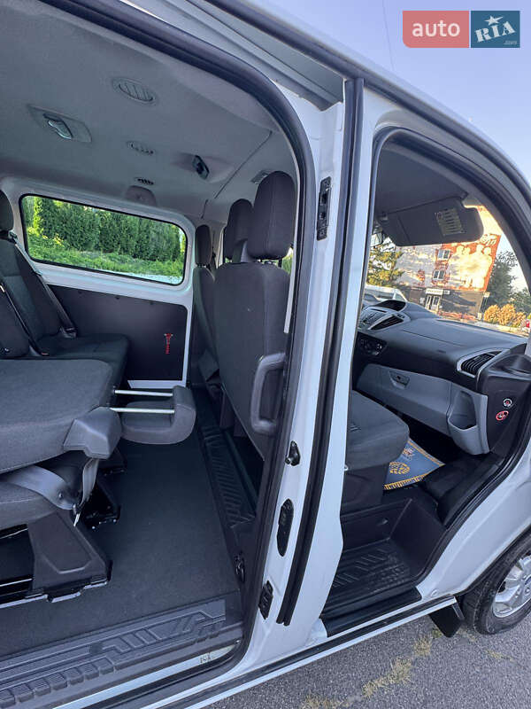 Минивэн Ford Tourneo Custom 2013 в Харькове фото 28 Минивэн Ford Tourneo Custom 2013 в Харькове