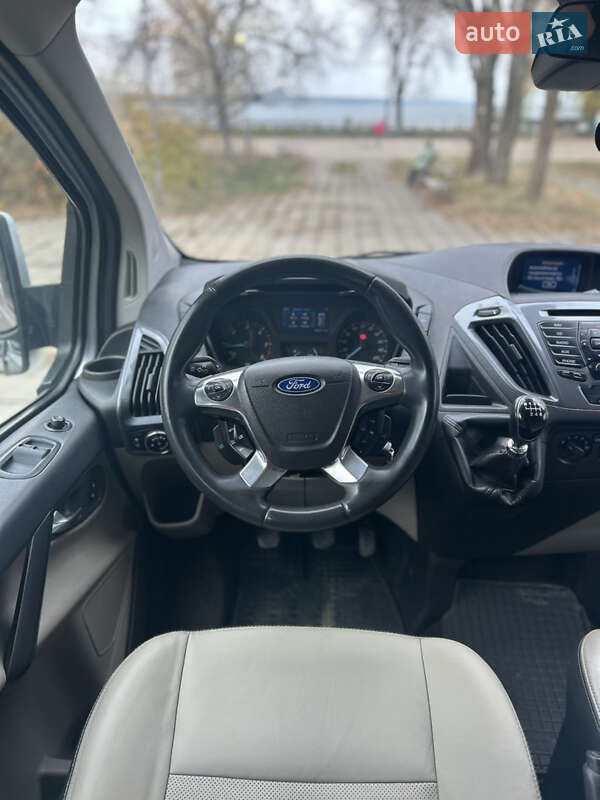 Минивэн Ford Tourneo Custom 2015 в Запорожье