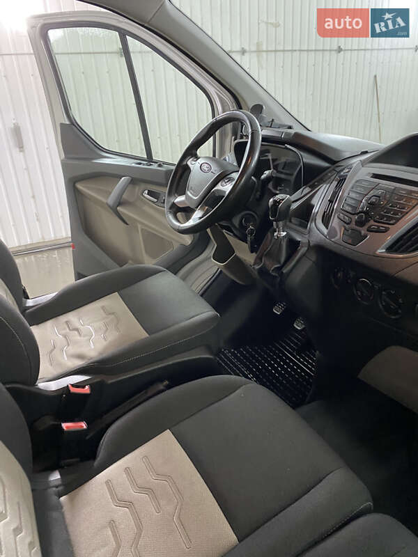 Мінівен Ford Tourneo Custom 2016 в Луцьку фото 25 Мінівен Ford Tourneo Custom 2016 в Луцьку