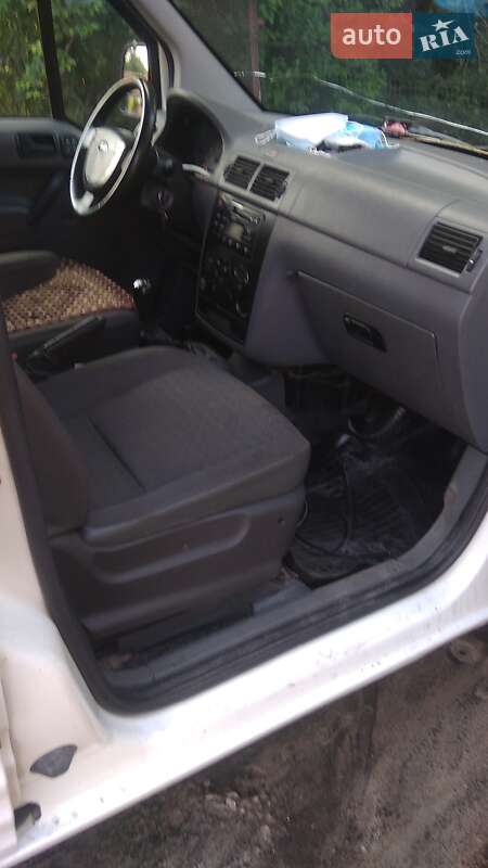 Минивэн Ford Transit Connect 2005 в Рокитном