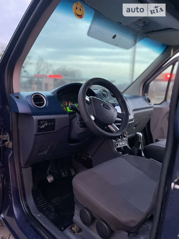 Вантажний фургон Ford Transit Connect 2011 в Чернівцях