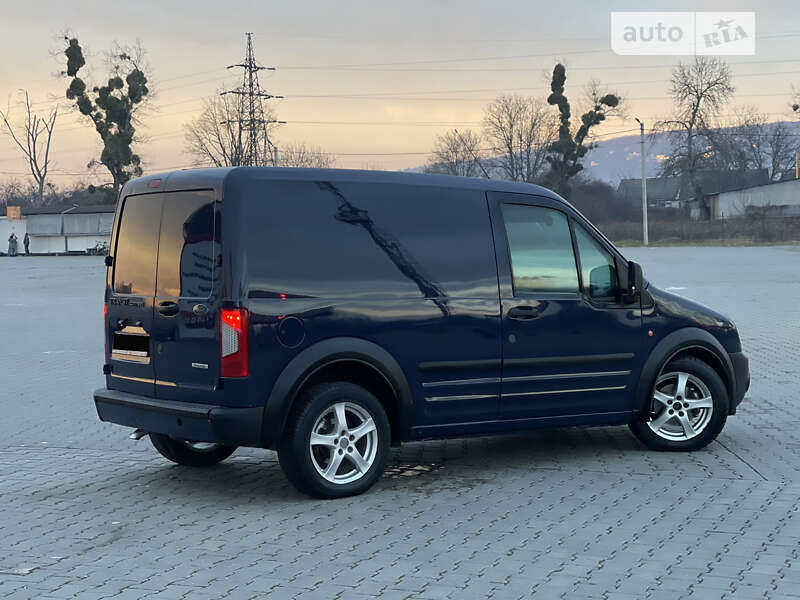 Вантажний фургон Ford Transit Connect 2011 в Чернівцях
