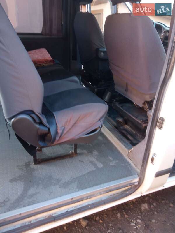 Мінівен Ford Transit Connect 2004 в Мостиській