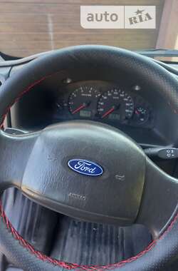 Минивэн Ford Transit Connect 2003 в 