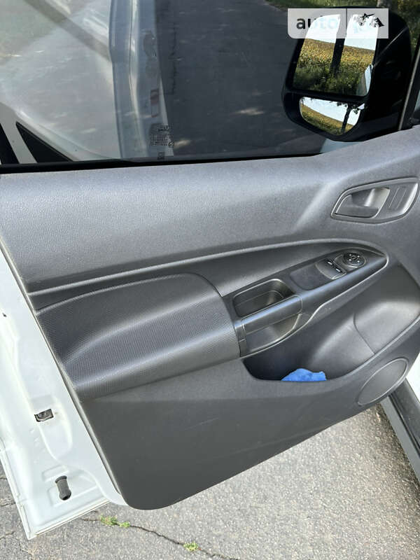 Грузовой фургон Ford Transit Connect 2015 в Ровно фото 20 Грузовой фургон Ford Transit Connect 2015 в Ровно