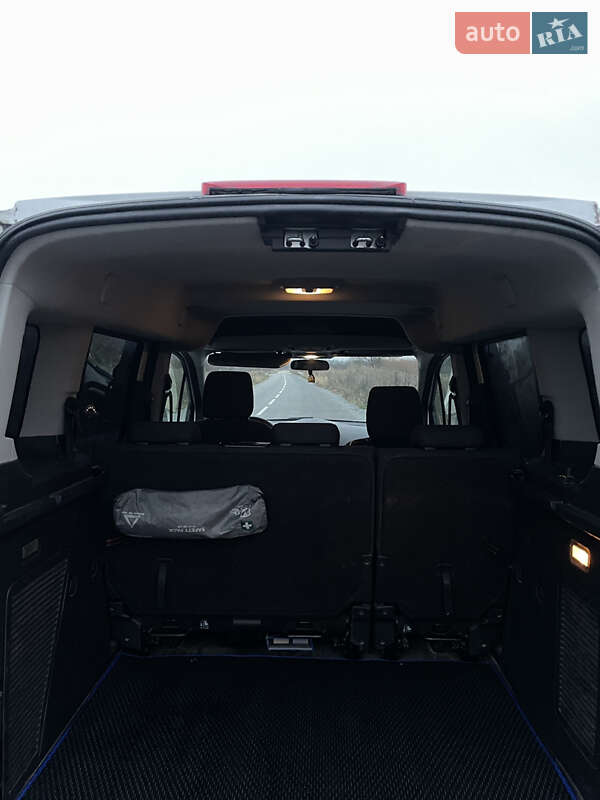 Мінівен Ford Transit Connect 2015 в Львові
