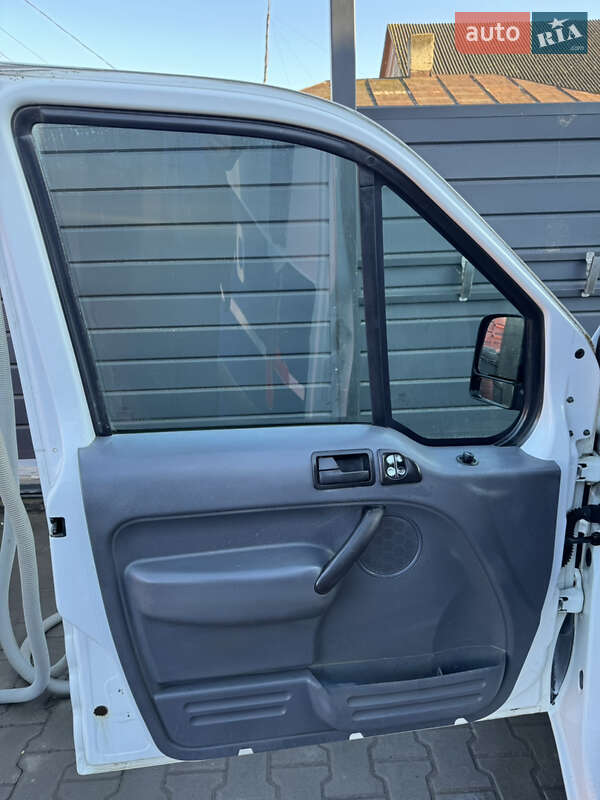 Вантажний фургон Ford Transit Connect 2010 в Чернівцях