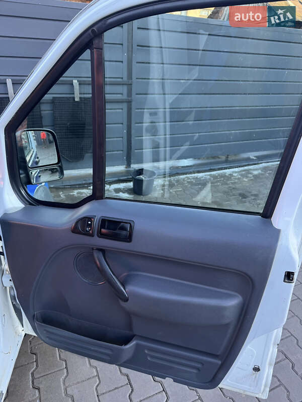 Вантажний фургон Ford Transit Connect 2010 в Чернівцях