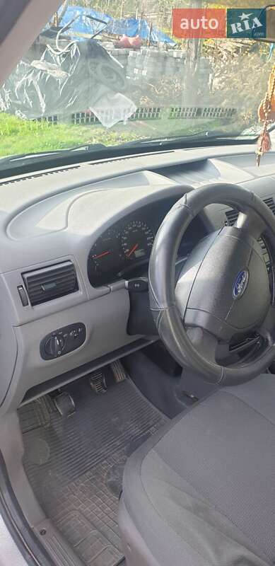 Мінівен Ford Transit Connect 2005 в Ужгороді