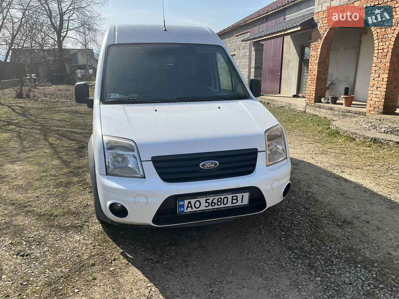 Мінівен Ford Transit Connect 2011 в Тячеві