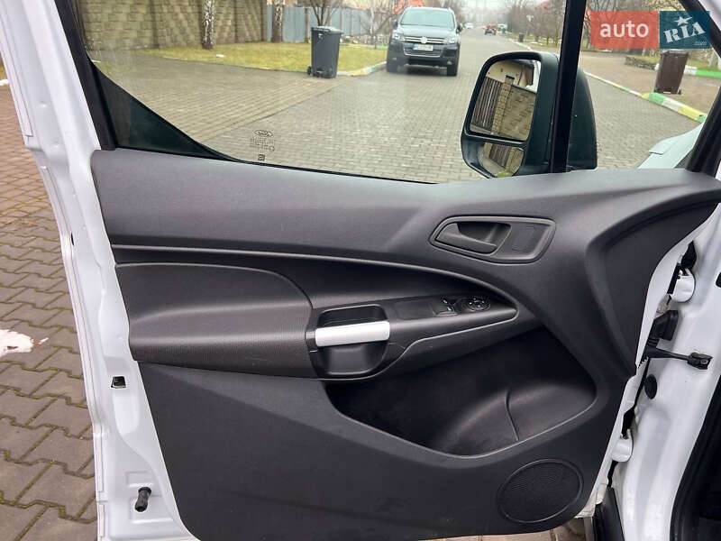 Вантажний фургон Ford Transit Connect 2015 в Луцьку
