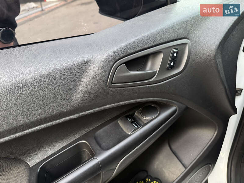 Грузовой фургон Ford Transit Connect 2016 в Киеве