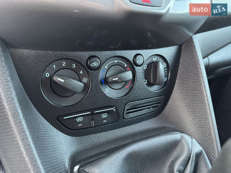 Грузовой фургон Ford Transit Connect 2017 в Полтаве