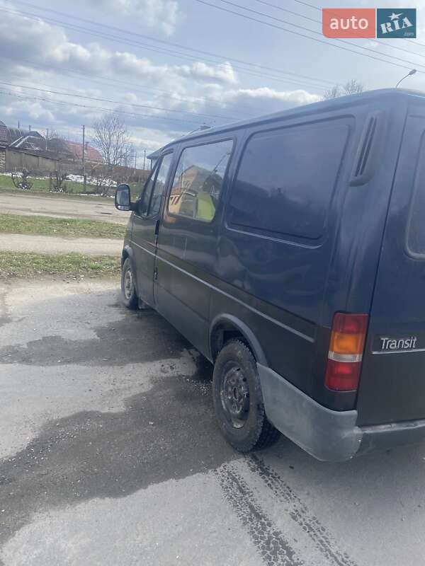 Вантажний фургон Ford Transit Connect 2002 в Ізяславі