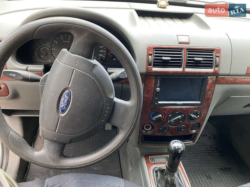 Минивэн Ford Transit Connect 2006 в Умани