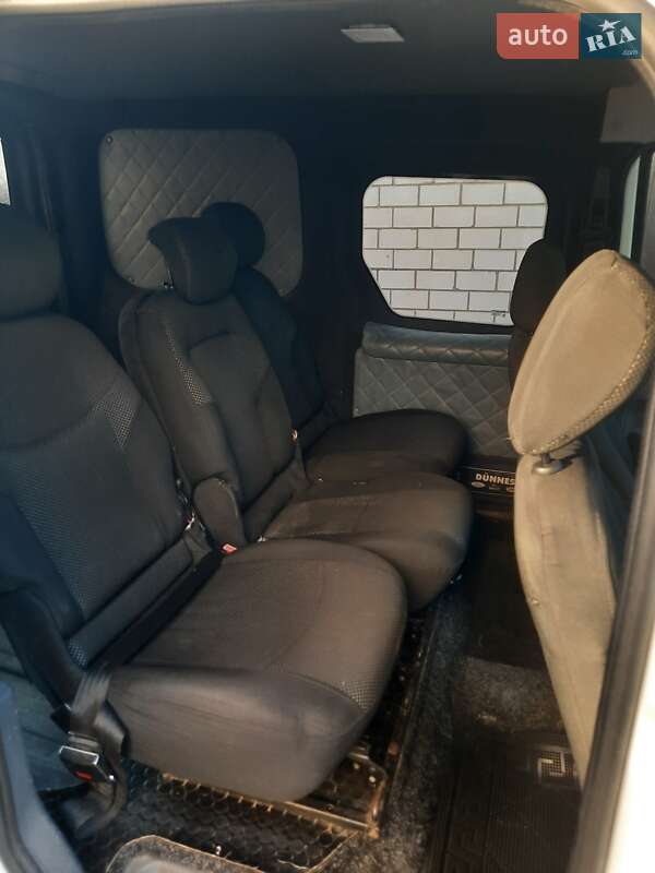 Минивэн Ford Transit Connect 2010 в Сарнах